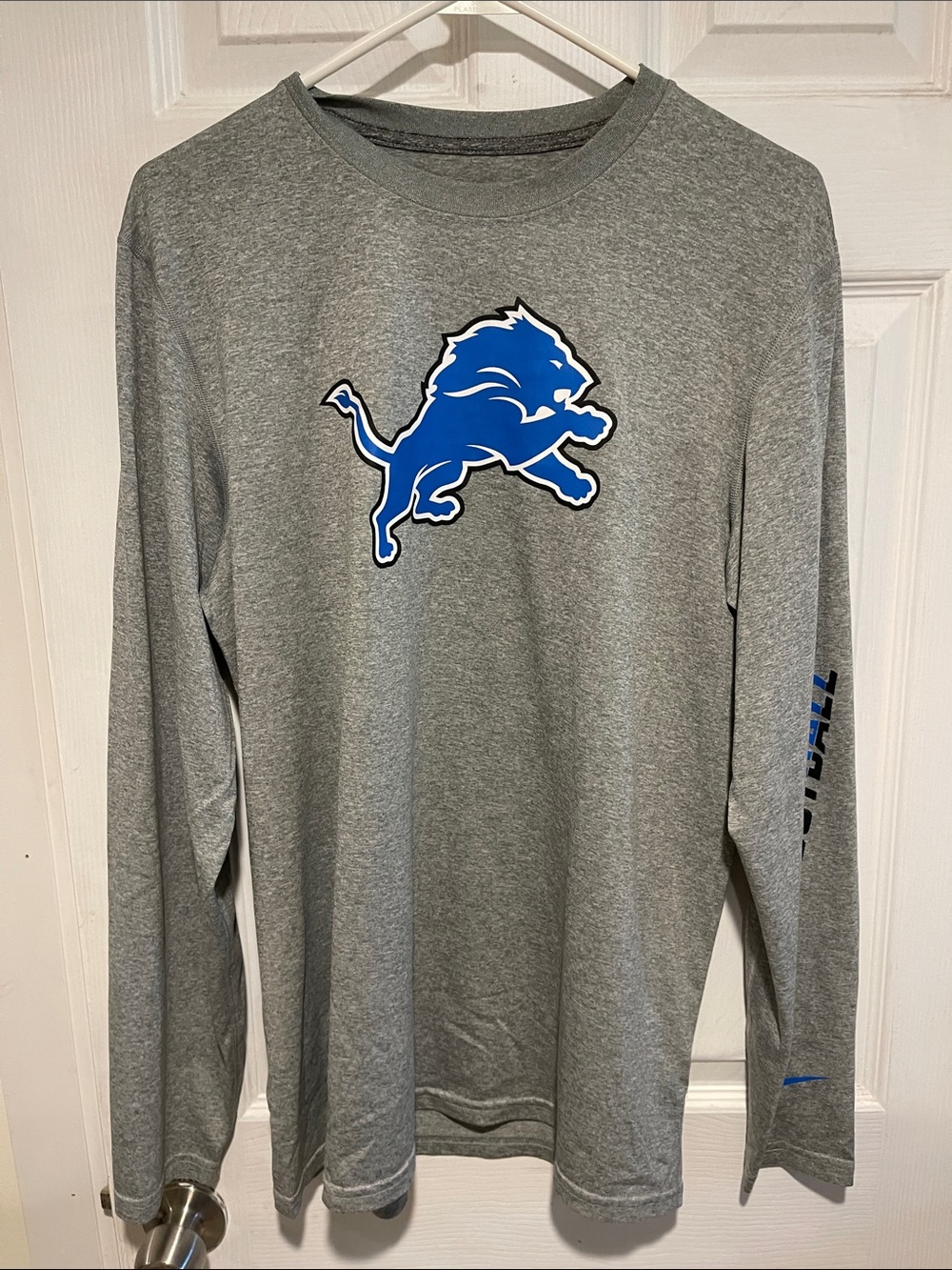 Detroit lions dry fit-never worn